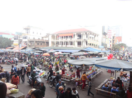 Bát nháo ở chợ Vinh ngày cuối năm